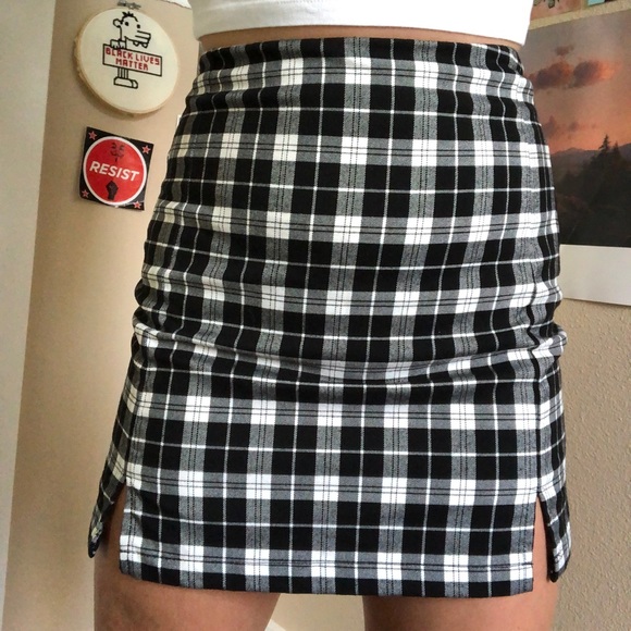 brandy melville cara skirt - Picture 2 of 4